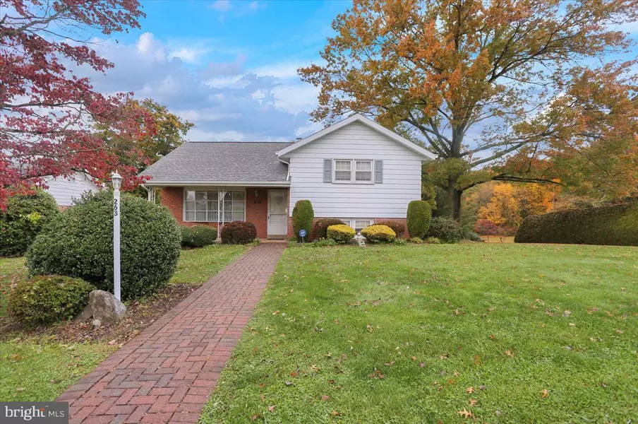 263 ORCHARD HILLS DRIVE DR, Boyertown, PA 19512