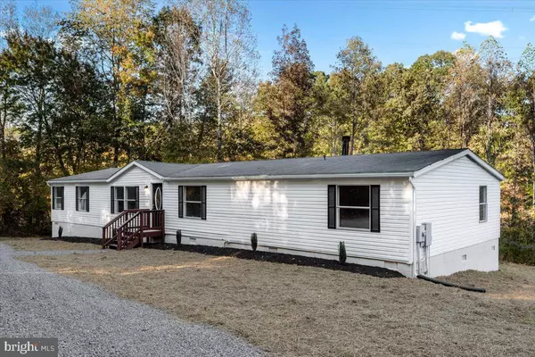 Palmyra, VA 22963,459 CEDAR LANE