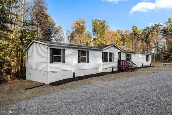 Palmyra, VA 22963,459 CEDAR LANE