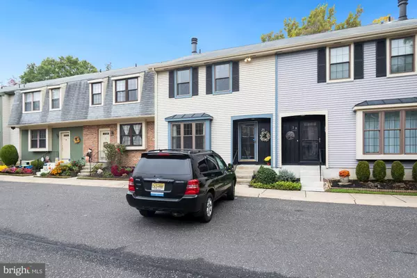 25 CROFTON COMMONS, Cherry Hill, NJ 08034