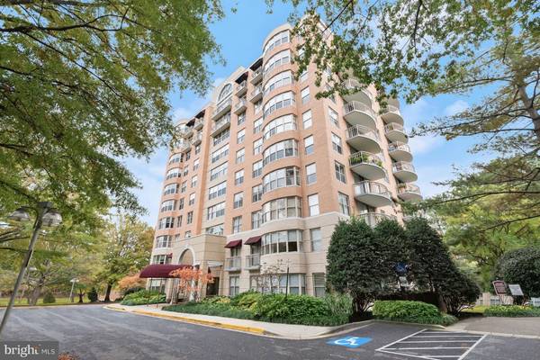 5000 BATTERY LN #302, Bethesda, MD 20814