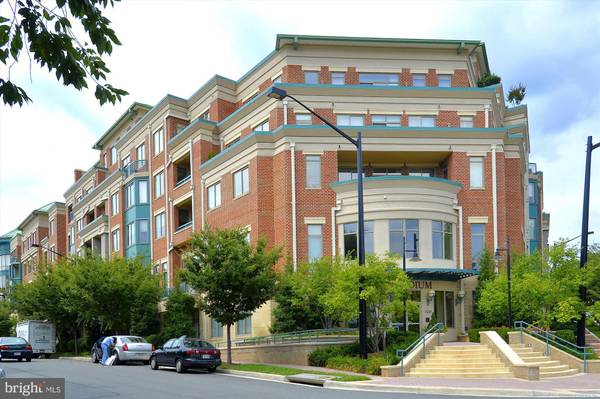 1450 EMERSON AVE #213, Mclean, VA 22101