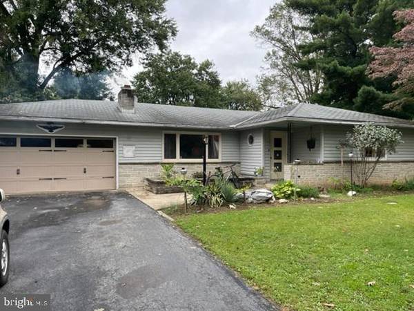 401 ARROWHEAD DR, Lititz, PA 17543