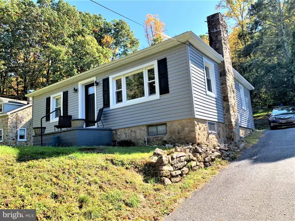 2354 POLK VALLEY RD, Hellertown, PA 18055