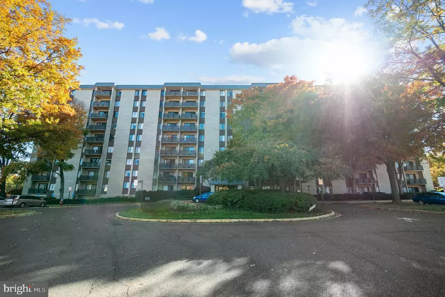 6001 ARLINGTON BLVD #612, Falls Church, VA 22044