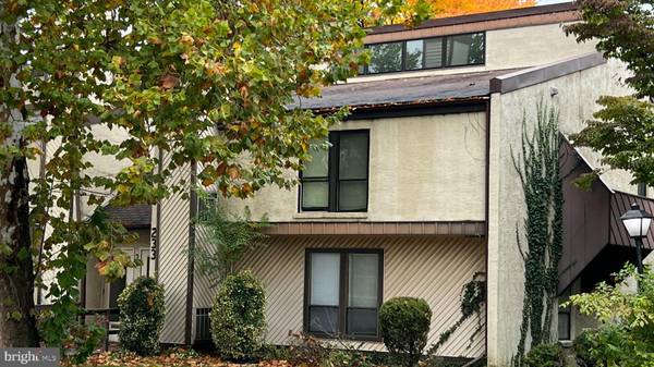 233 TOWNSHIP LINE RD #2-B, Elkins Park, PA 19027