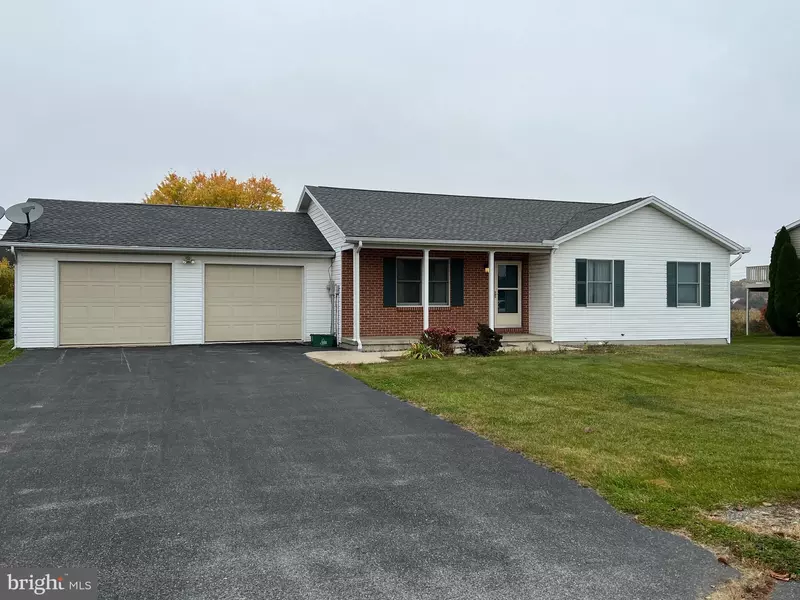 1385 MEMORY LANE, Chambersburg, PA 17201