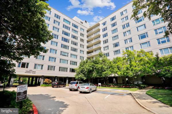 2475 VIRGINIA AVE NW #815, Washington, DC 20037