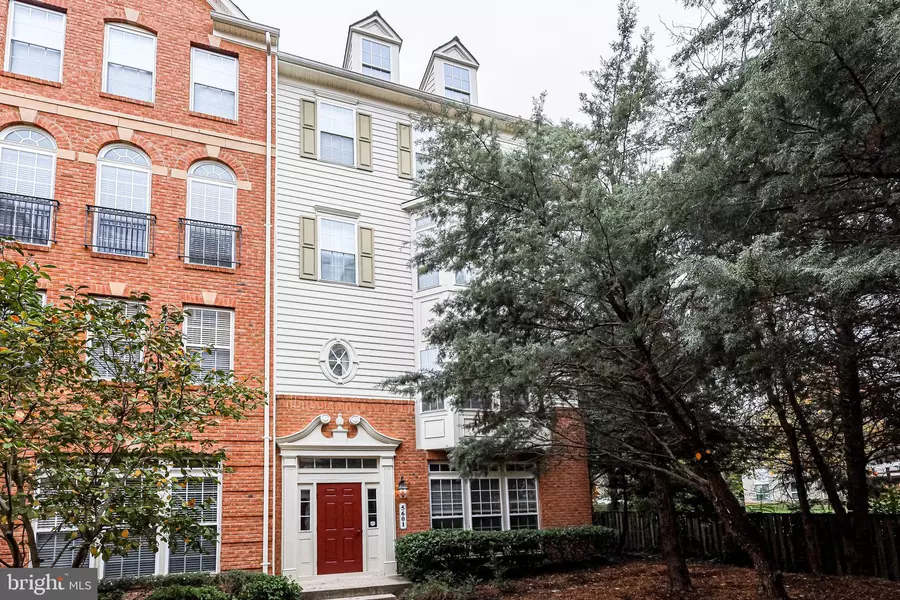 5601 HARRINGTON FALLS LN #A, Alexandria, VA 22312