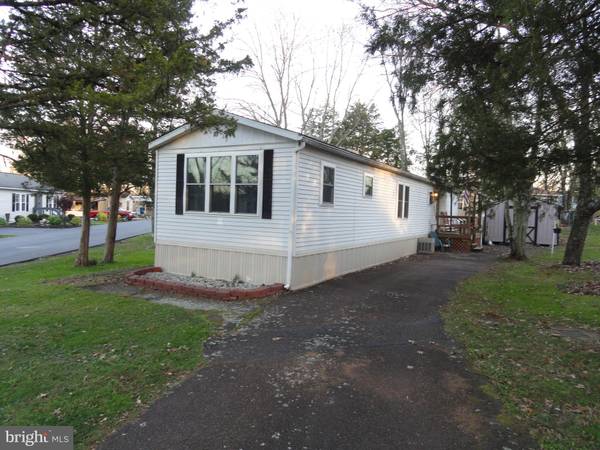 628 WILLOW DR, Green Lane, PA 18054