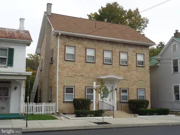 Mount Holly Springs, PA 17065,34 N BALTIMORE AVE