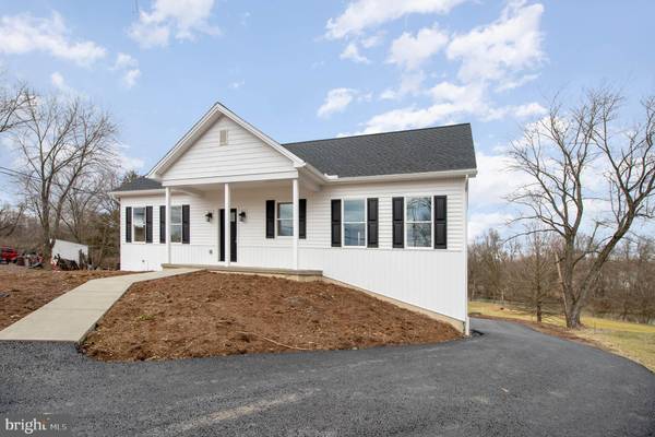 215 LONGS GAP RD, Carlisle, PA 17013