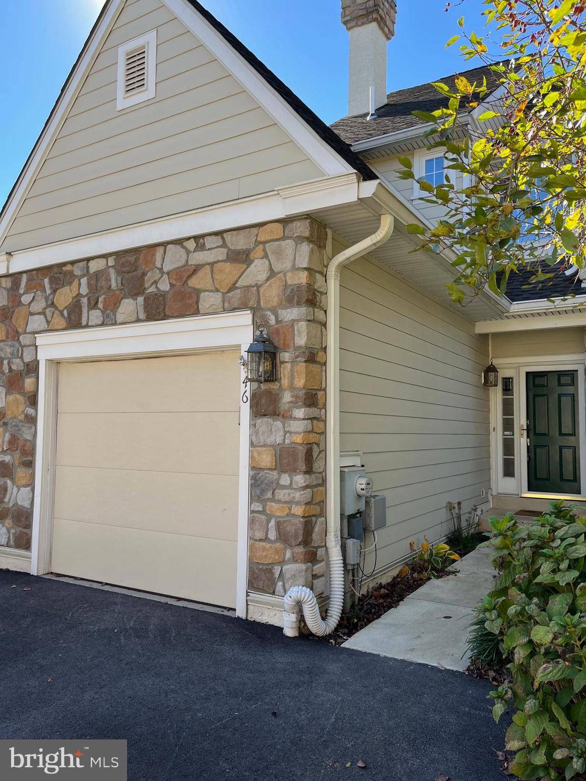 46 OVERLOOK CIR, Berwyn, PA 19312