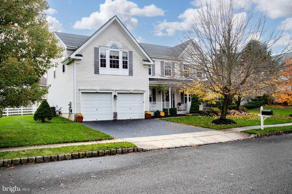 33 FAIRMONT DR, Columbus, NJ 08022