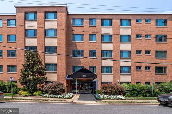 1200 S ARLINGTON RIDGE RD #103, Arlington, VA 22202