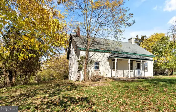 Lebanon, NJ 08833,2 SPRINGHOUSE CT