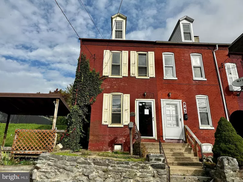 841 LANCASTER AVE, Columbia, PA 17512