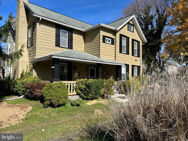 8 NEWPORT AVE, Pomeroy, PA 19367