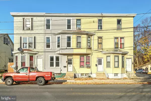 381 E KING STREET, Chambersburg, PA 17201