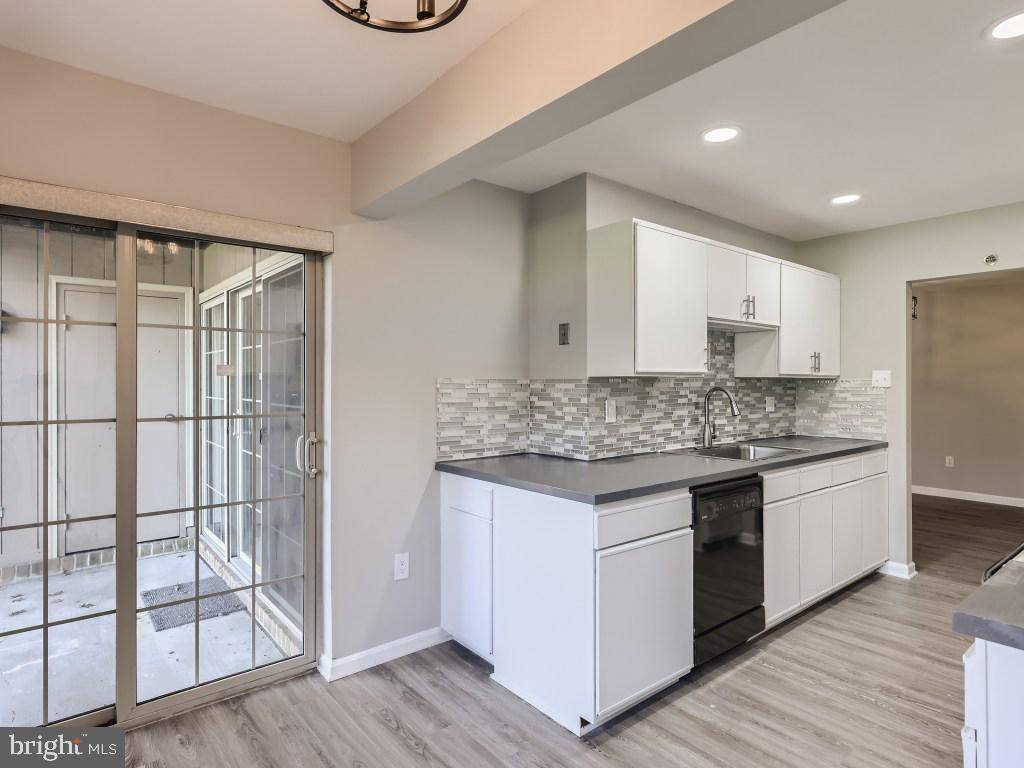 Sparks Glencoe, MD 21152,14221 DOVE CREEK WAY #103