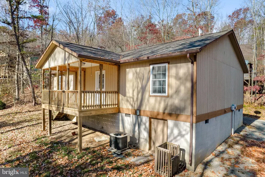 197 WILLOW LN, Mount Jackson, VA 22842