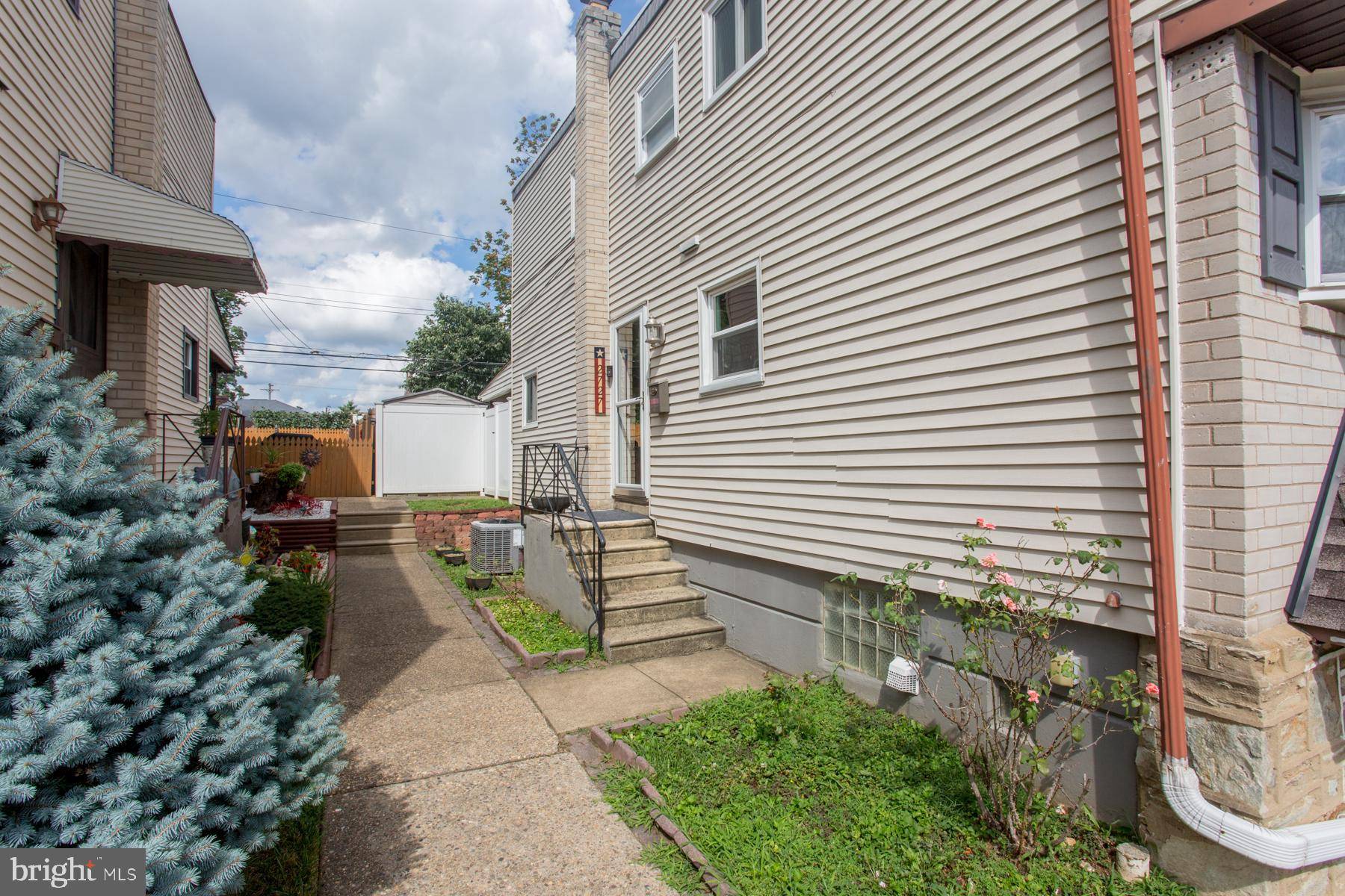 Philadelphia, PA 19136,2727 TREMONT ST
