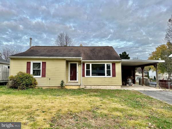 4 SCOTT ST, Hanover, PA 17331