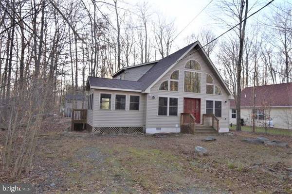 7148 WINNEBAGO DR, Pocono Lake, PA 18347