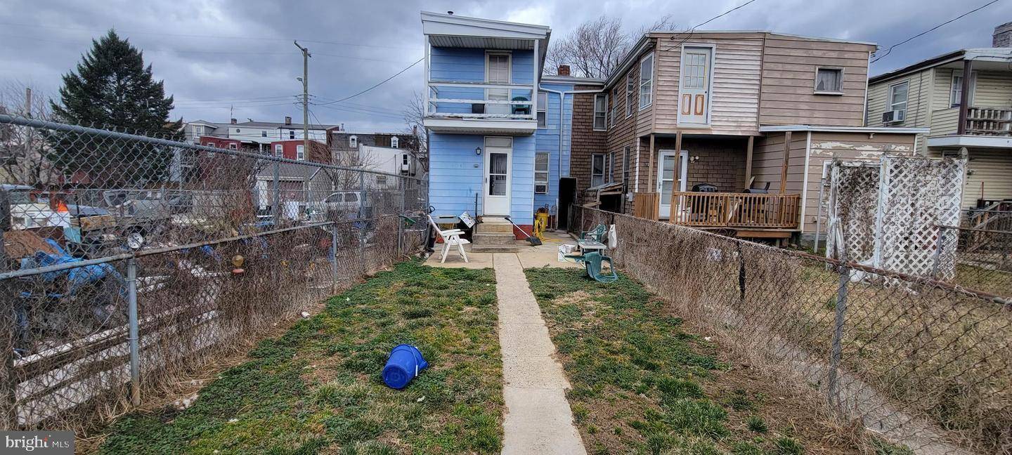 York, PA 17403,718 GLEN PL