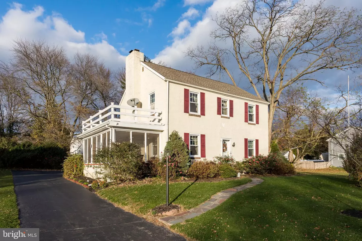 Oaks, PA 19456,208 HAWTHORNE LN