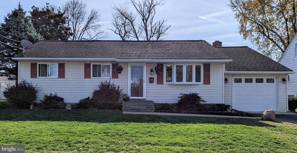 73 HINKLE DR, Bordentown, NJ 08505