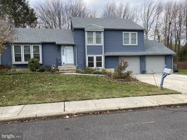 8 SNOWBALL CT, Mount Laurel, NJ 08054