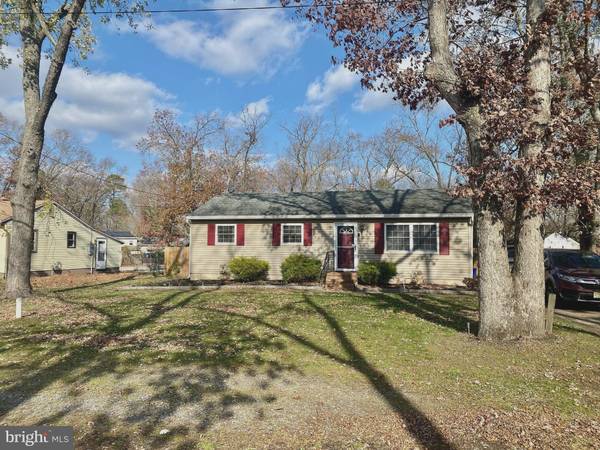 104 W COLTON LN, Williamstown, NJ 08094