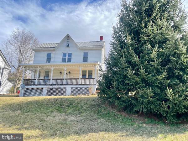 11 RICHARD ST, Berkeley Springs, WV 25411