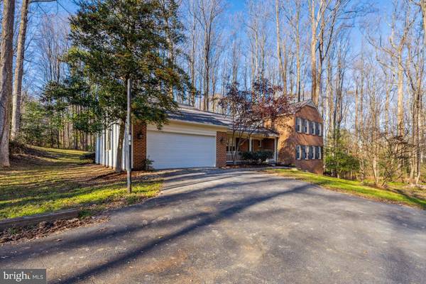 928 WELHAM GREEN RD, Great Falls, VA 22066