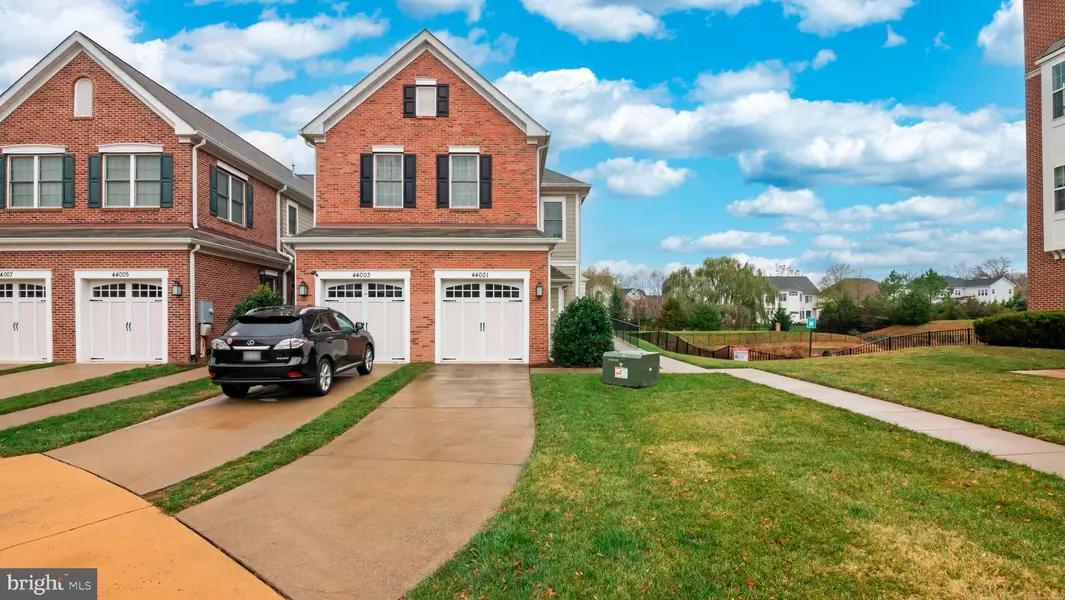 44001 VAIRA TER, Chantilly, VA 20152