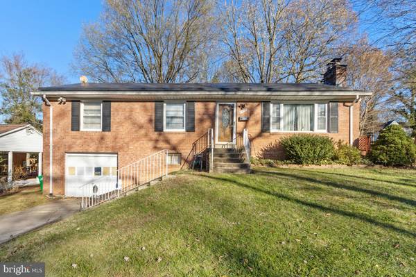 7001 LYLE ST, Lanham, MD 20706