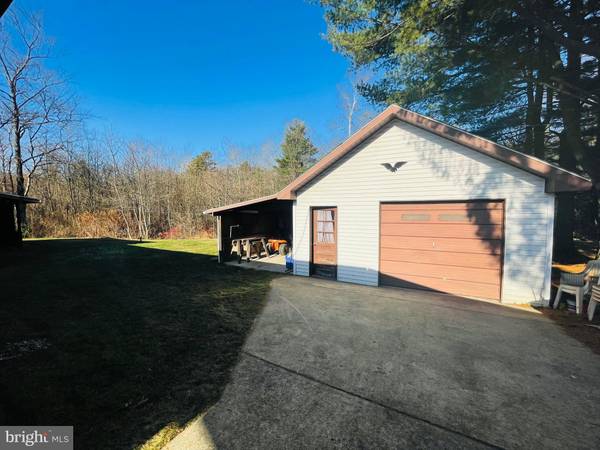 Nesquehoning, PA 18240,360 W RHUME ST