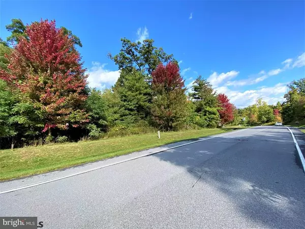 State College, PA 16801,221 TREETOPS DR