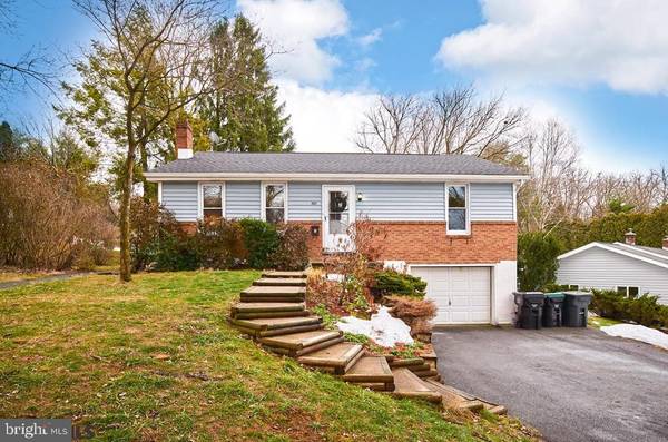 404 ORLANDO AVE, State College, PA 16803