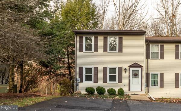 249 OAKWOOD AVE, State College, PA 16803