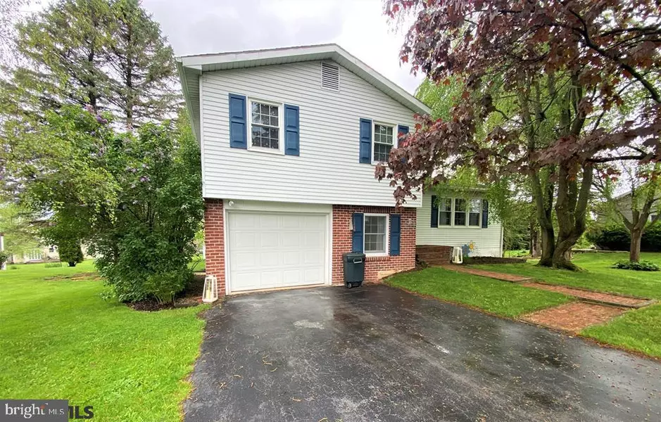 236 MEADOW LN, Pennsylvania Furnace, PA 16865