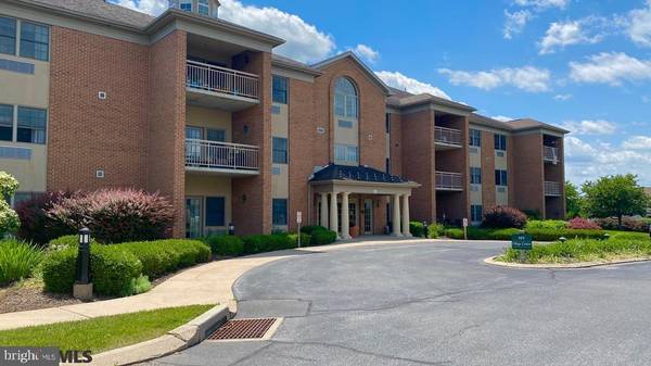 305 VILLAGE HEIGHTS DRIVE DR #324, State College, PA 16801