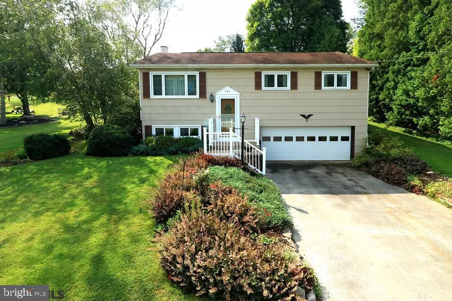 306 MARENGO LN, Pennsylvania Furnace, PA 16865