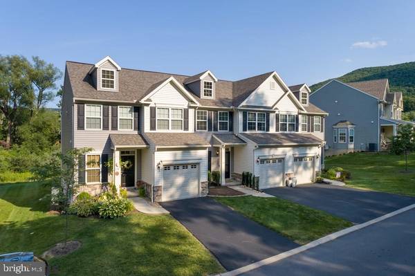 Boalsburg, PA 16827,121 KESTREL LN