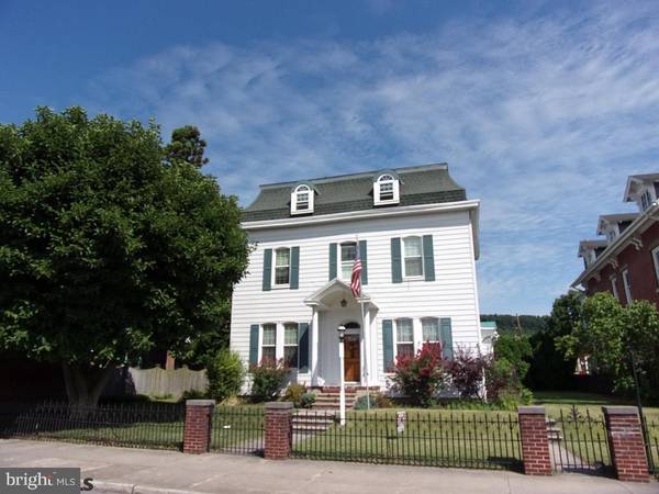 67 CHESTNUT STREET ST, Lewistown, PA 17744