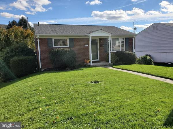 621 HUDSON AVE, Altoona, PA 16602