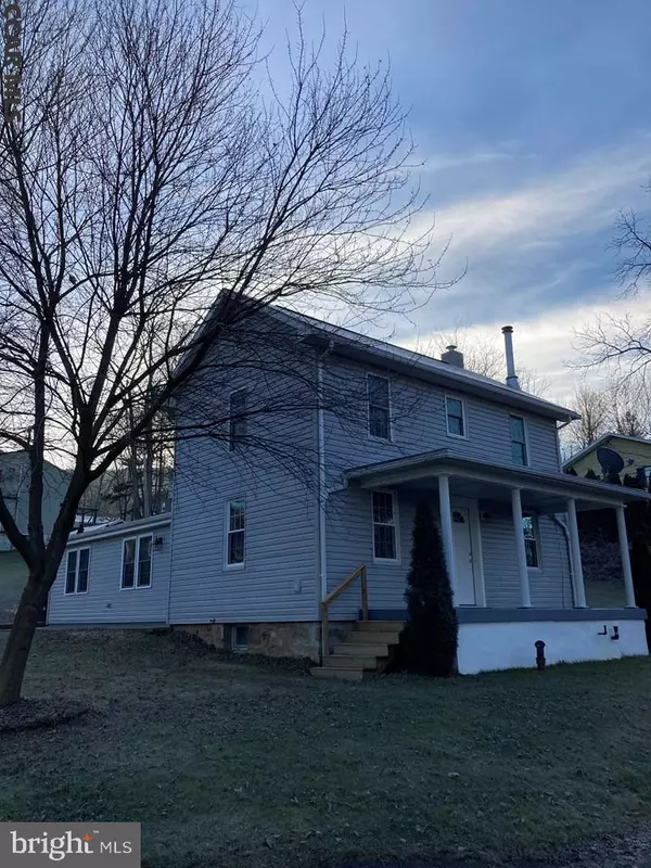 Lemont, PA 16851,601 MULBERRY LANE LN