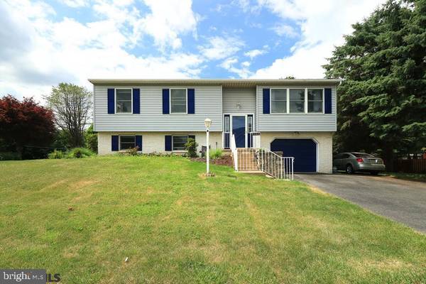 2237 BRISTOL AVE, State College, PA 16801