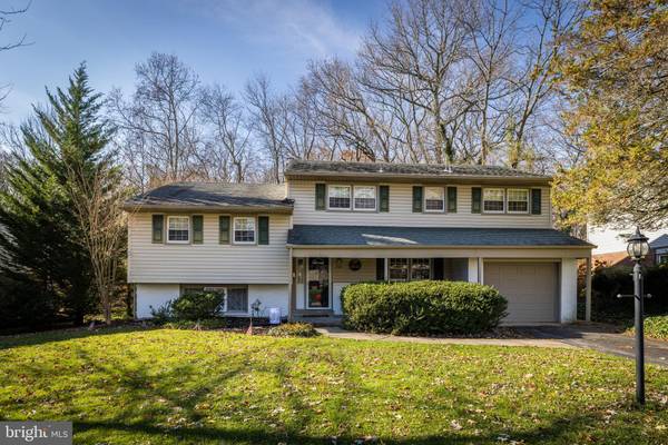 2102 NAVARO RD, Wilmington, DE 19803